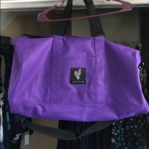 Younique duffle bag